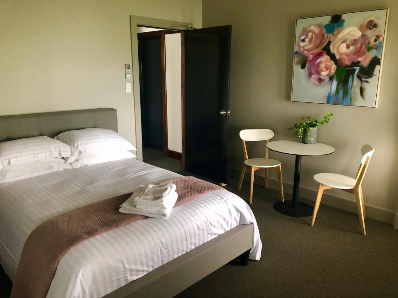 The Royal Hotel, Drouin Esterno foto